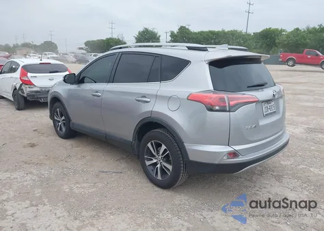 2017 Toyota Rav4 Xle z USA, uszkodzony, nr VIN 2T3WFREV3HW374983